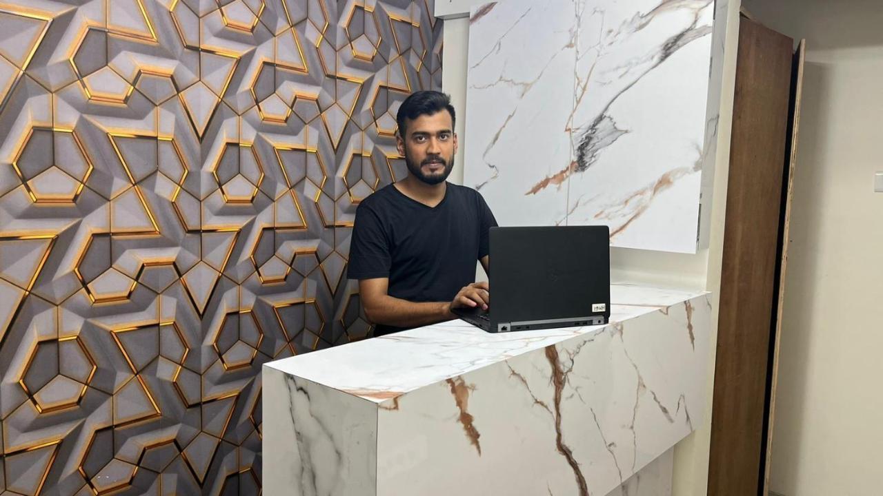 Hotel Plaza Rooms - Prabhadevi Dadar - Mumbai — Photos 2